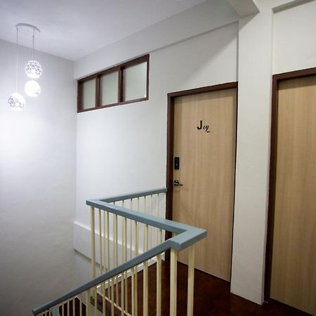 OYO HOME 90261 Hom2rex Kuching Homestay Luaran gambar